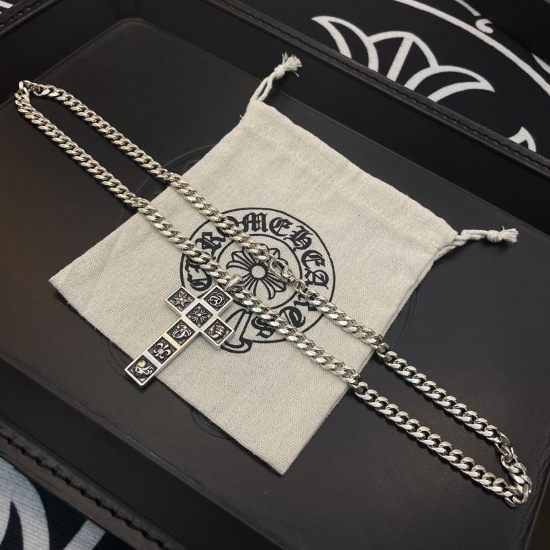 Ch*0me He**ts necklaces